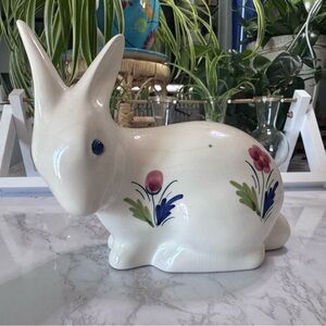 Vintage porcelain bunny